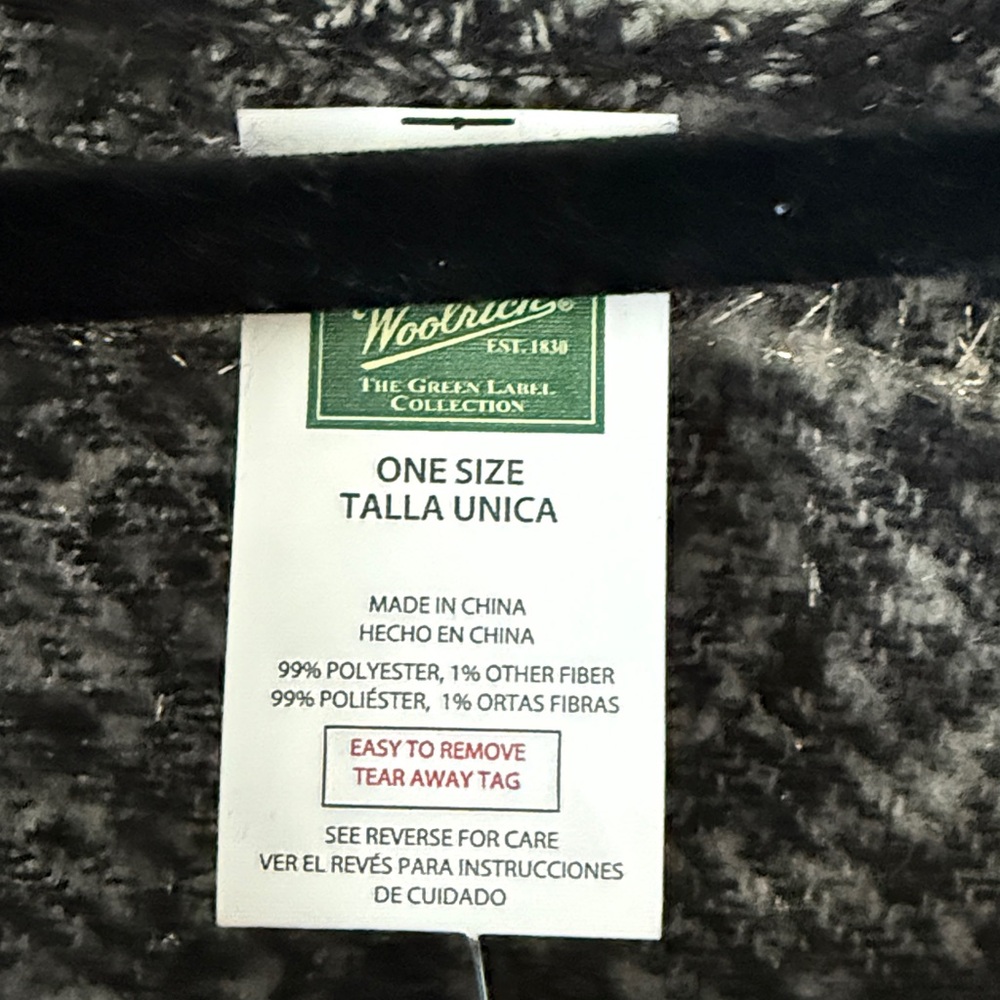 NWT- Women’s Chic Black Woolrich Shawl/Wrap One Size - Picture 9 of 10